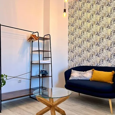 Apartment With Private Rooftop By Easytrip Malaga