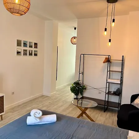 With Private Rooftop By Easytrip Apartment