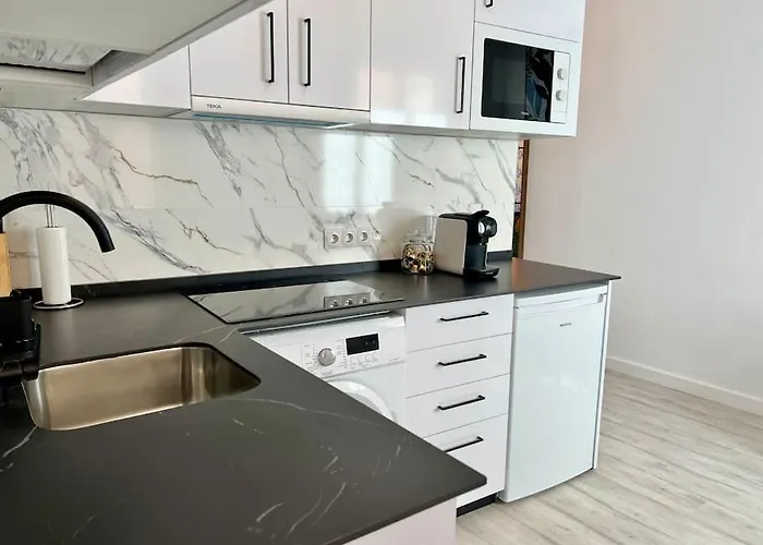 Apartament With Private Rooftop By Easytrip Malaga