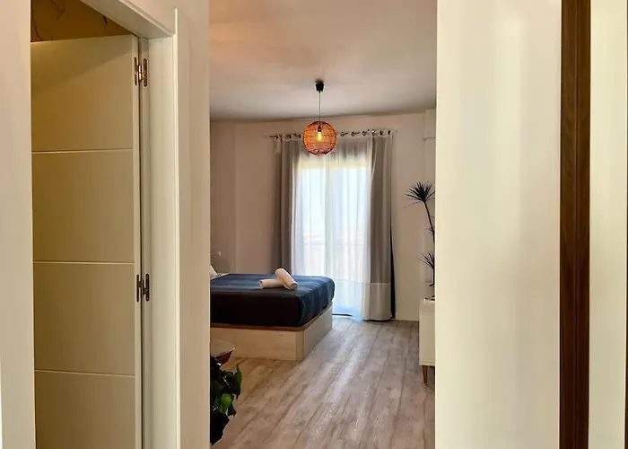 Apartament With Private Rooftop By Easytrip *