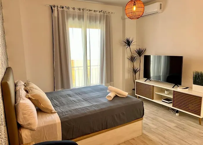 With Private Rooftop By Easytrip Malaga