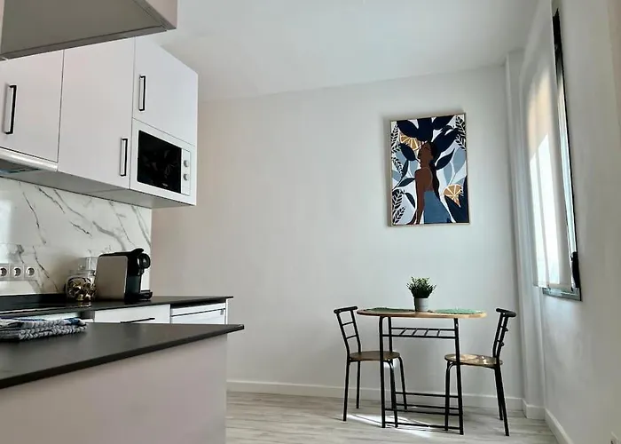 Apartament With Private Rooftop By Easytrip *