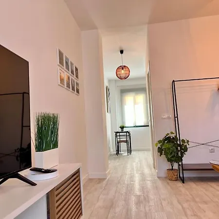 Apartman With Private Rooftop By Easytrip