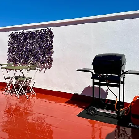 With Private Rooftop By Easytrip Apartman Málaga