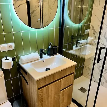 Apartman With Private Rooftop By Easytrip Málaga